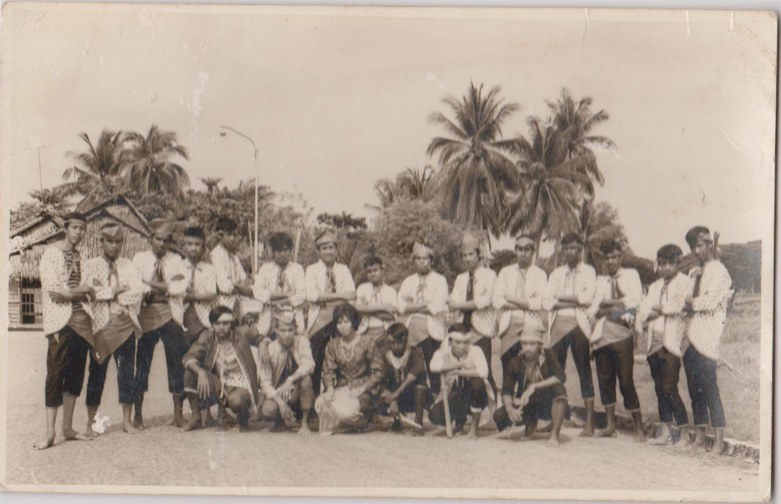 Group photo of the Kampong Makam party.