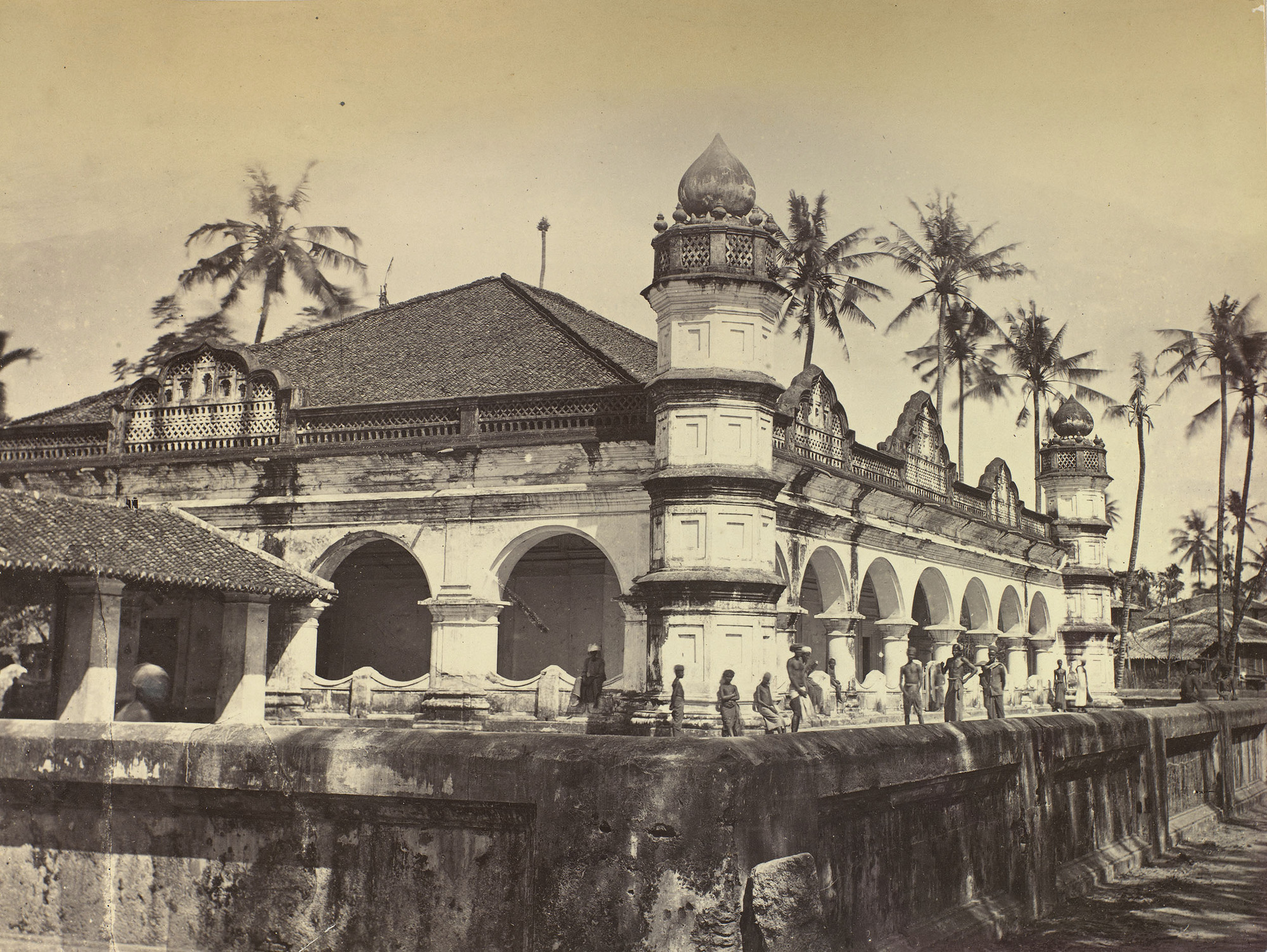 Black-and-white photo of the mosque.