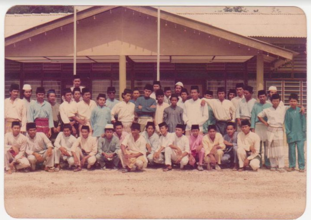 Group of youngsters practicing Maharban 