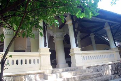 A small set of steps up to the Indian Mosque.