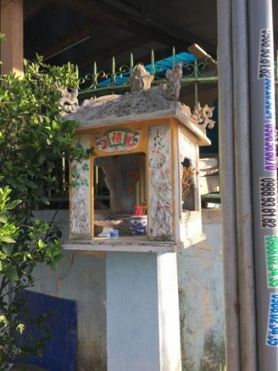 A street shrine in Huế, August 2018.