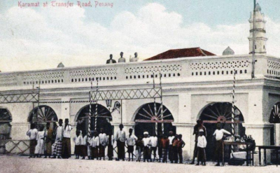 Colourised photo of 'Karamat' at the mausoleum.