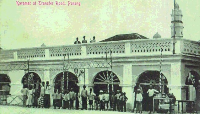 Black and white photo of 'Karamat' at the mausoleum.