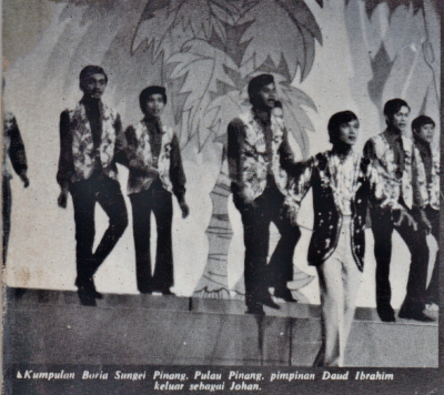 Male Boria performers