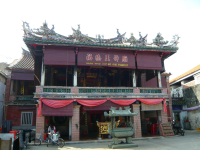 Facade of the Hock Teik Cheng SIn temple, former headquarters of the Tua Pek Kong or Kian Teik Tong.