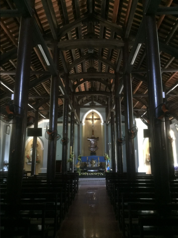 Interior - An Truyền Church